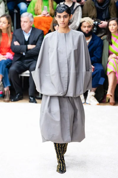 Look 5